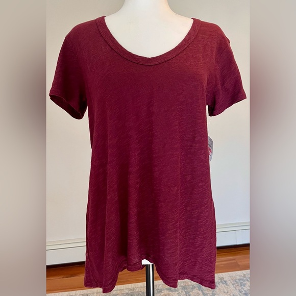 NWT 100% cotton Wilt Nieman Marcus maroon tee - Picture 3 of 6